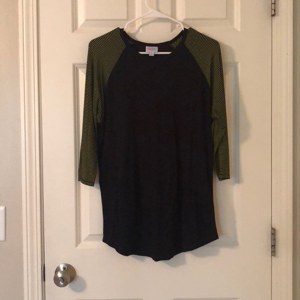 Large Lularoe Randy Tee